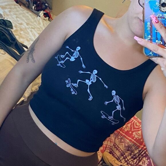Skater Skeletons cropped black tank top - Picture 3 of 7